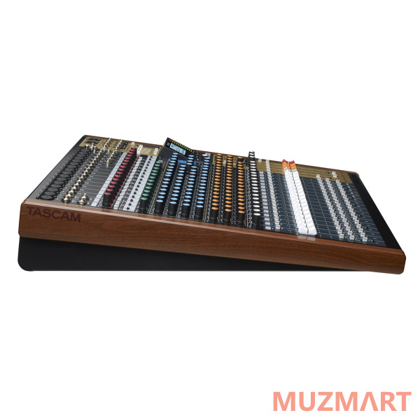 Tascam Model 24 аналоговый 22 канальний микшер