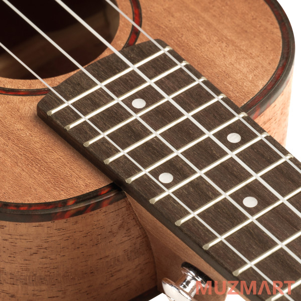 Cascha HH-2026L Mahogany Series Укулеле сопрано, леворукая, с чехлом, цвет натуральный