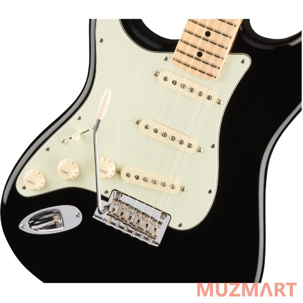 Fender AM PRO STRAT LH MN BK Электрогитара левосторонняя