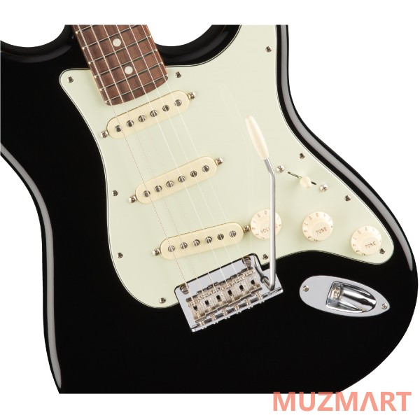 Fender AM PRO STRAT RW BK Электрогитара